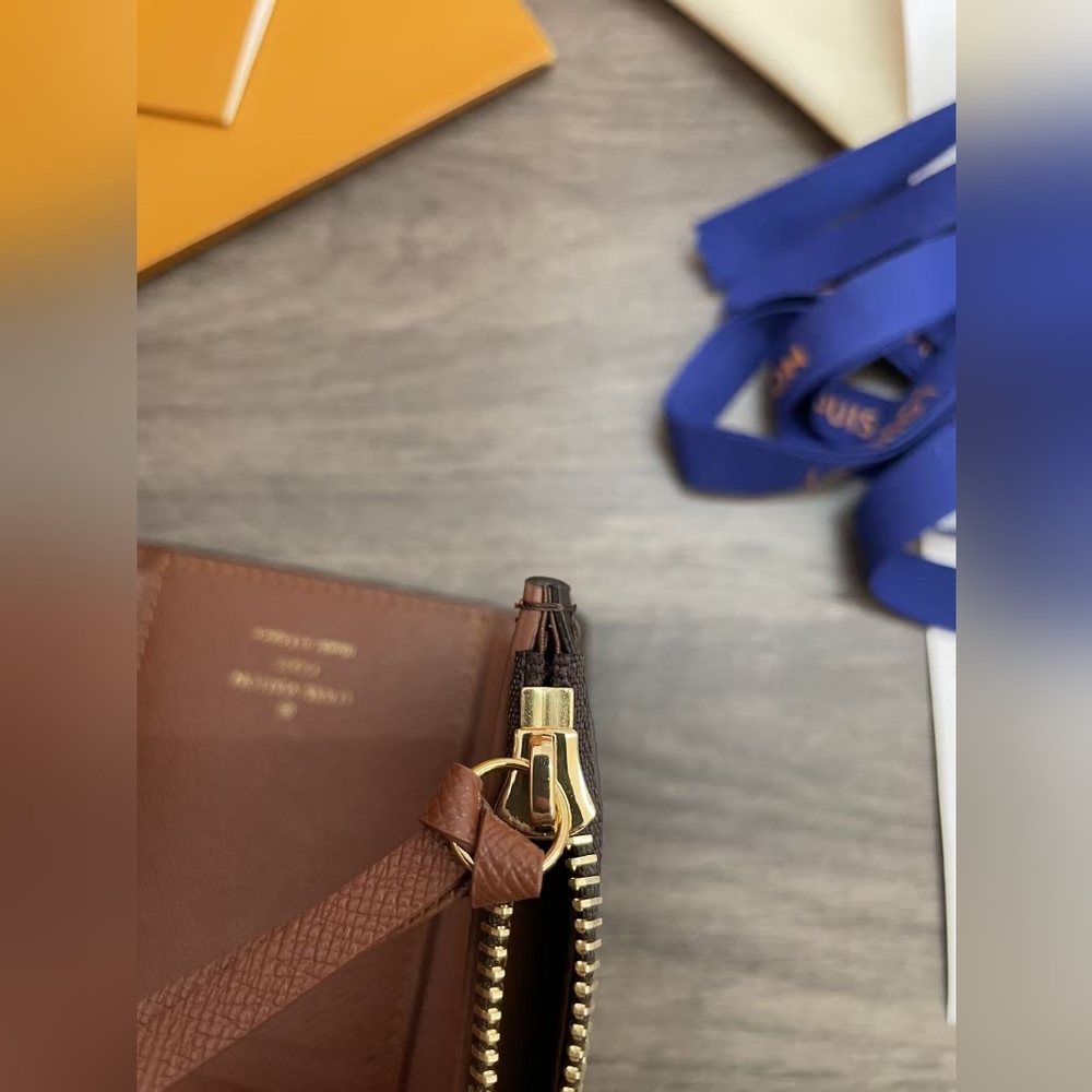 Louis Vuitton Victorine Wallet - Picture 15 of 16